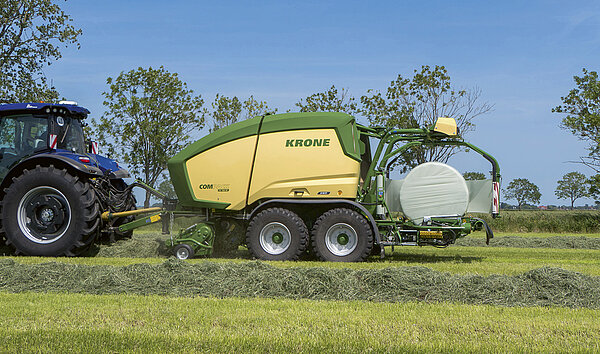 The variable combination baler and wrapper ComPack CV 150 XC Pro