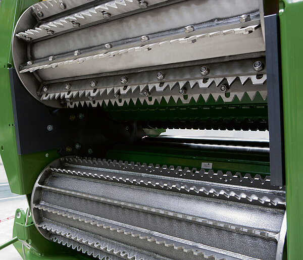 Large aperture for high throughput