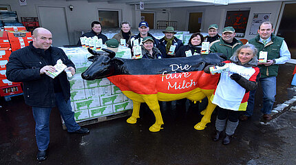 KRONE und „Die faire Milch“ spendeten 12.000 l Milch an die Tafeln