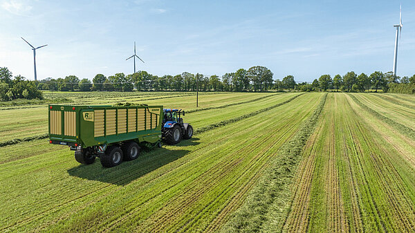 The dual-purpose loading and forage transport wagons RX 330, 370 and 400 GL / GD