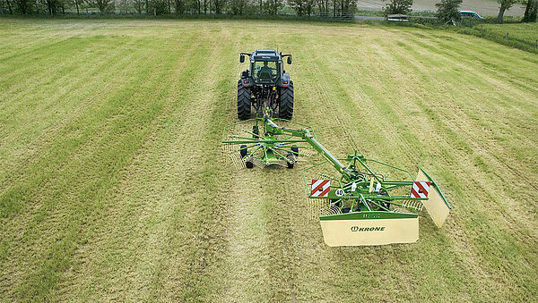 Swathing all material to the right, forming one single swath