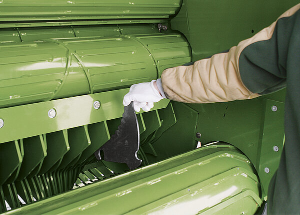 Changing the blades