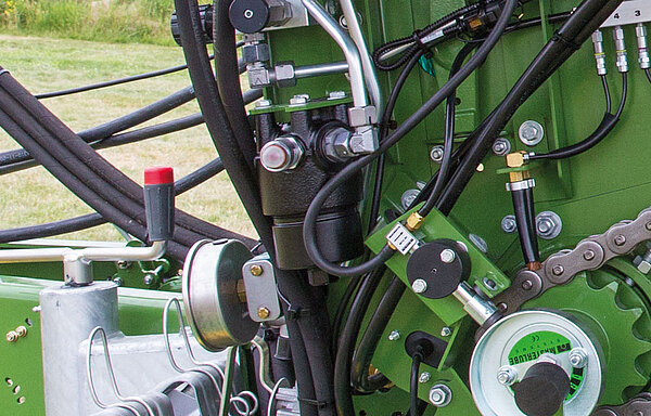 The hydraulic oil filter