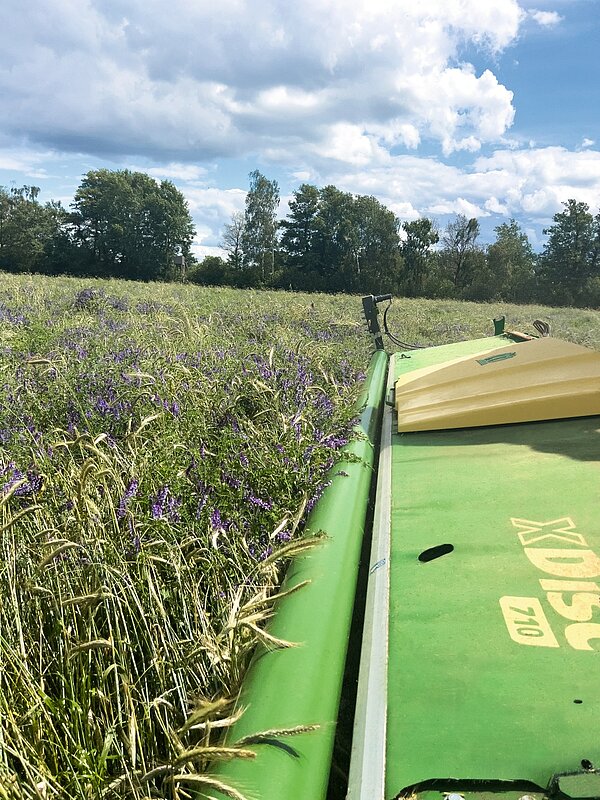 The crop press roller unit