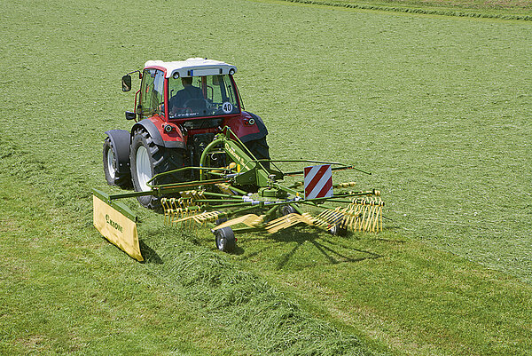 KRONE Kreiselschwader mit Seitenablage