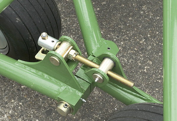 Adjusting the side angle