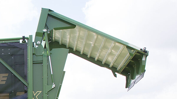 Controlled from the tractor seat