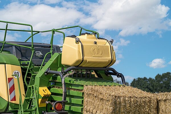 Dosing system for silage additives and preservatives