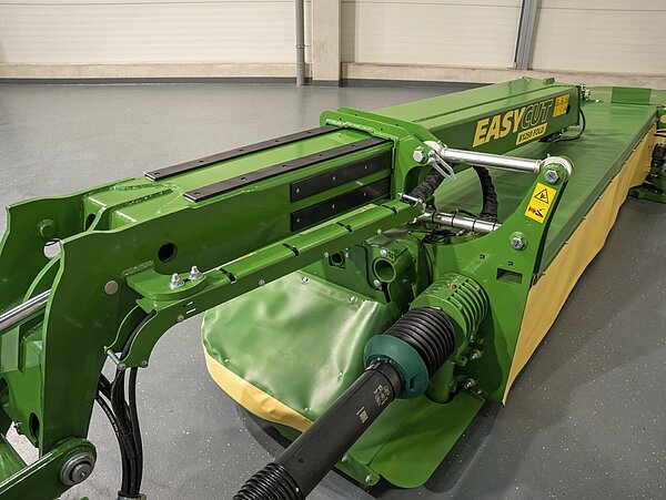 Hydraulic side shift