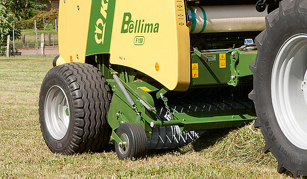 The KRONE pick-up on Bellima F 125