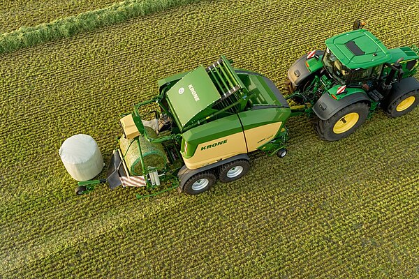The semi-variable combination baler and wrapper ComPack CF 155 XC Pro