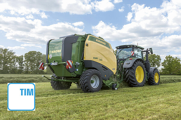 Option: Baler controls tractor thanks to TIM