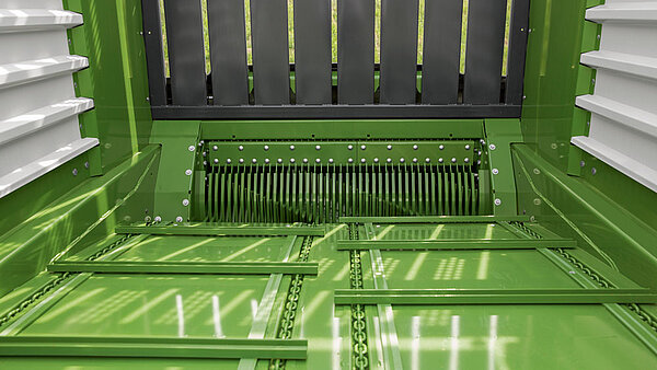 The chain-and-slat floor