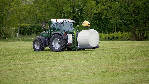 Three-point attachment