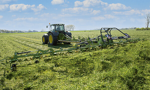 KWT – Trailed rotary tedders